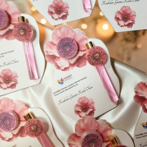 Hediyelik Özel Kesim Kartlı Kolonya Şişesi ve El Kremi